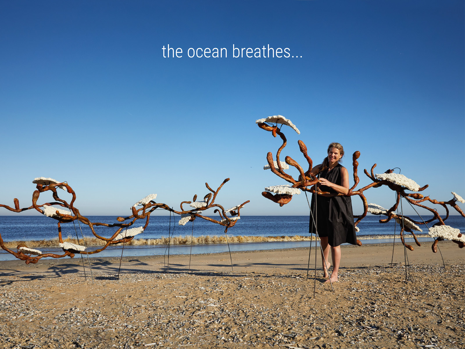 Portret Margot Berkman The Ocean Breathes Sealight